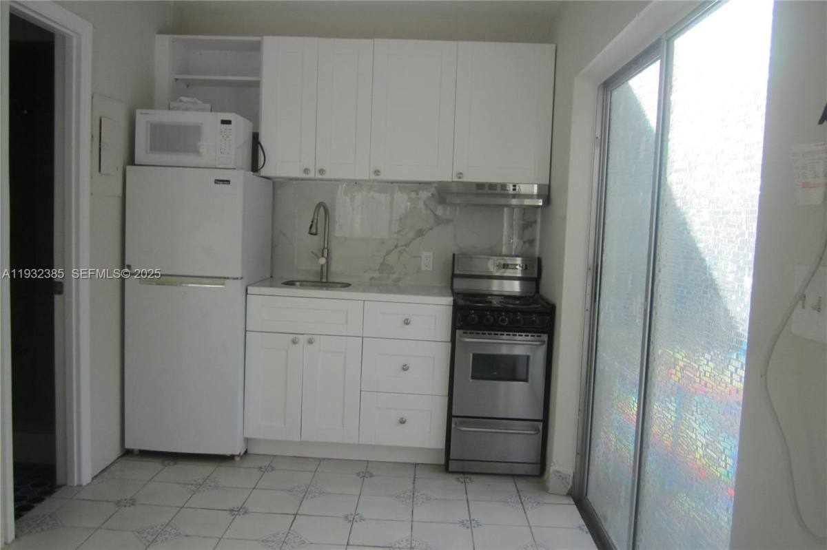 Apartment for rent at 2019 Fletcher St #2, Hollywood, FL 33020
