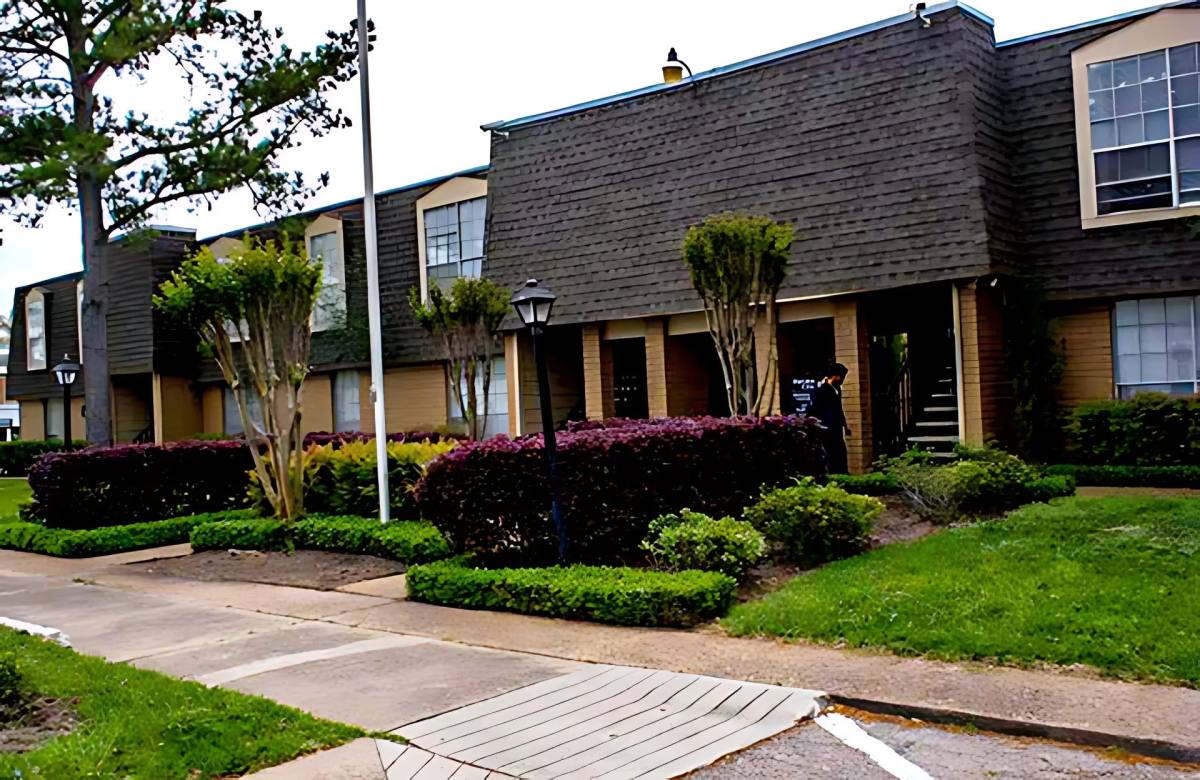 Apartment for rent at 6311 Beverly Hill St #121, Houston, TX 77057