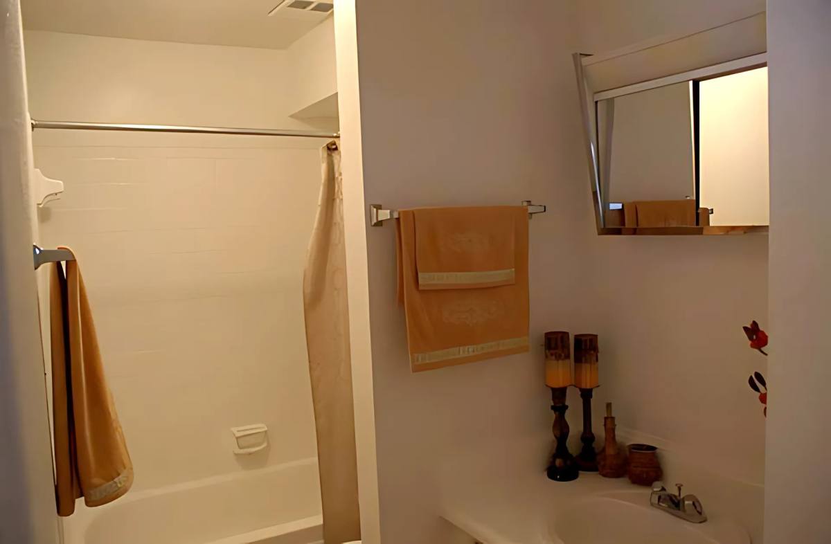 Apartment for rent at 6311 Beverly Hill St #121, Houston, TX 77057