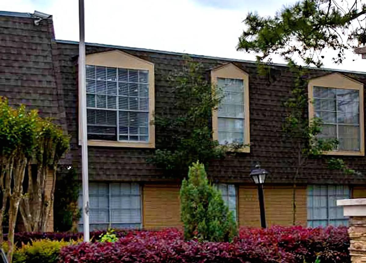 Apartment for rent at 6311 Beverly Hill St #121, Houston, TX 77057