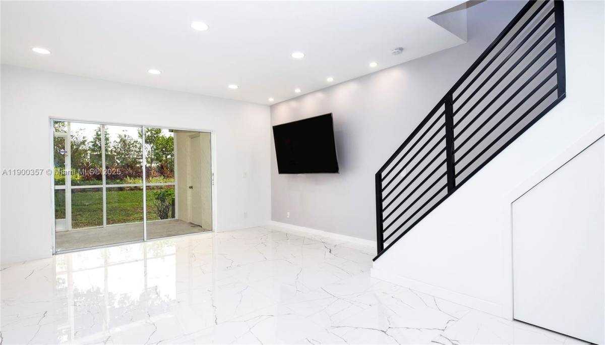 Townhouse for rent at 16697 Hemingway Dr, Fort Lauderdale, FL 33326