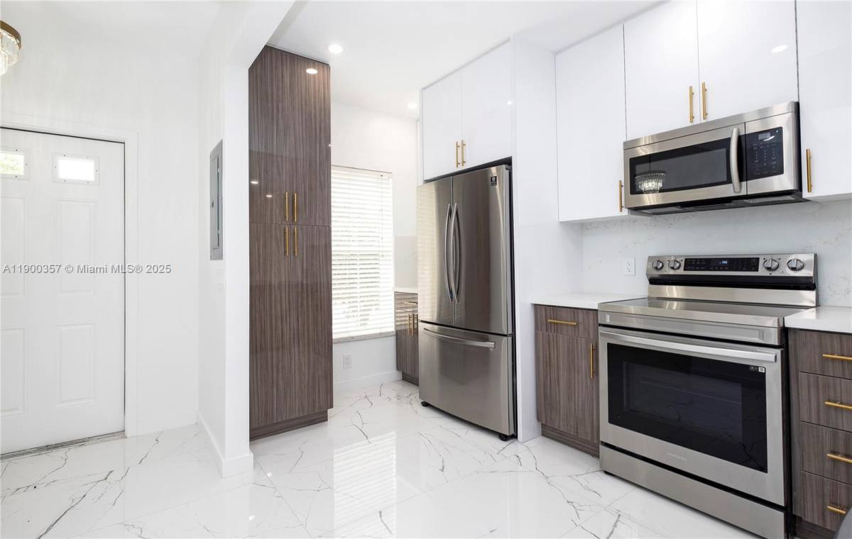 Townhouse for rent at 16697 Hemingway Dr, Fort Lauderdale, FL 33326