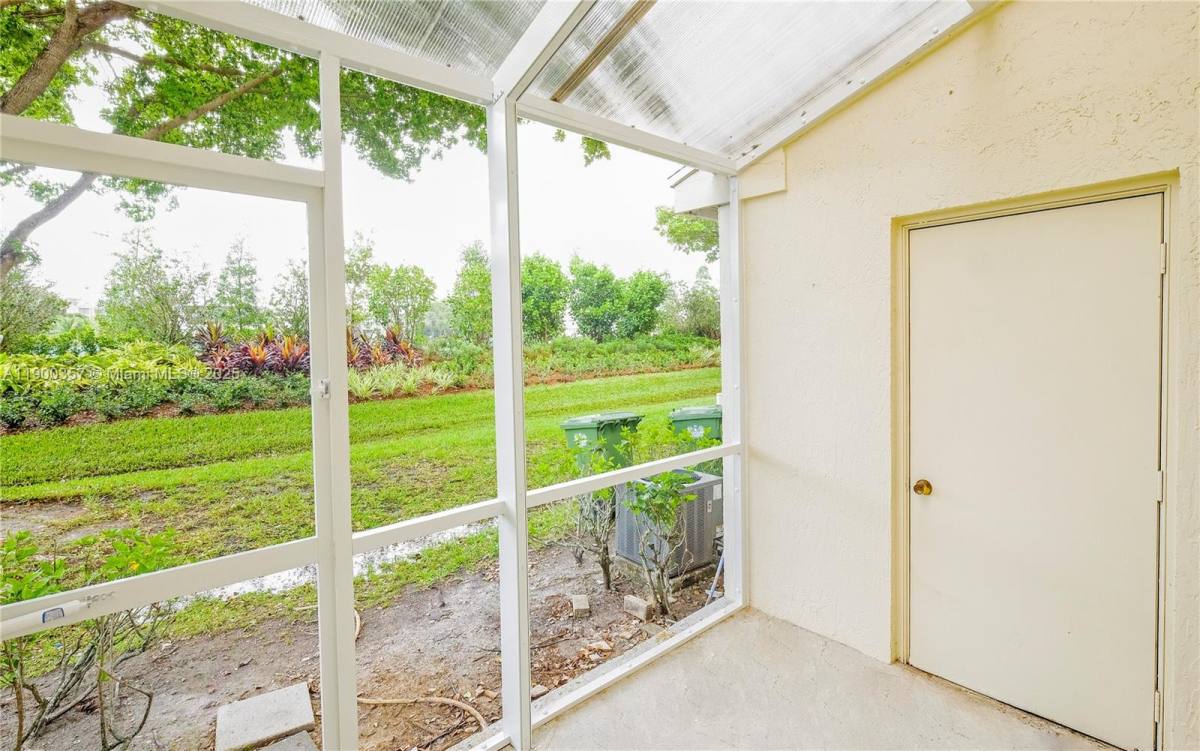 Townhouse for rent at 16697 Hemingway Dr, Fort Lauderdale, FL 33326