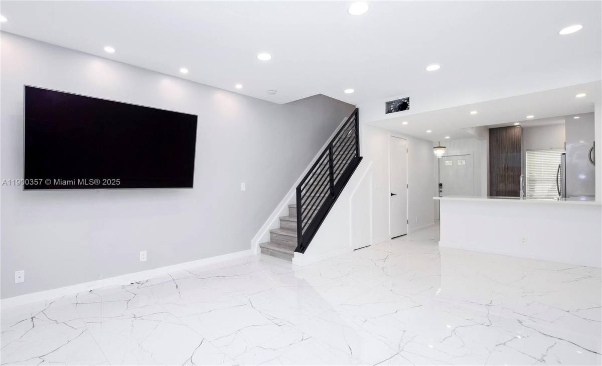 Townhouse for rent at 16697 Hemingway Dr, Fort Lauderdale, FL 33326