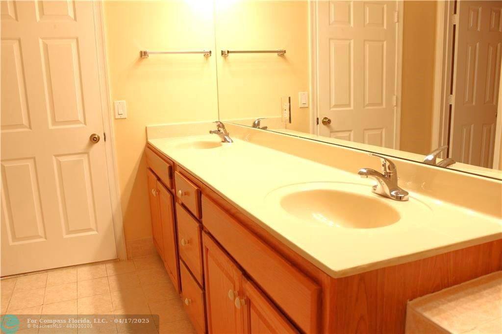 Apartment for rent at 10670 Oldhammock Way, Wellington, FL 33414