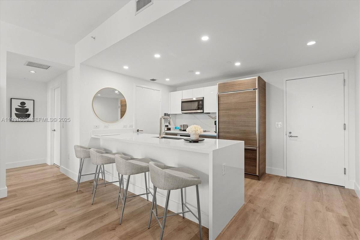 Apartment for rent at 1100 S Miami Ave #4008, Miami, FL 33130