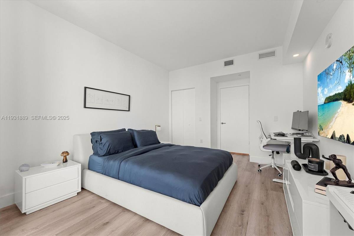 Apartment for rent at 1100 S Miami Ave #4008, Miami, FL 33130