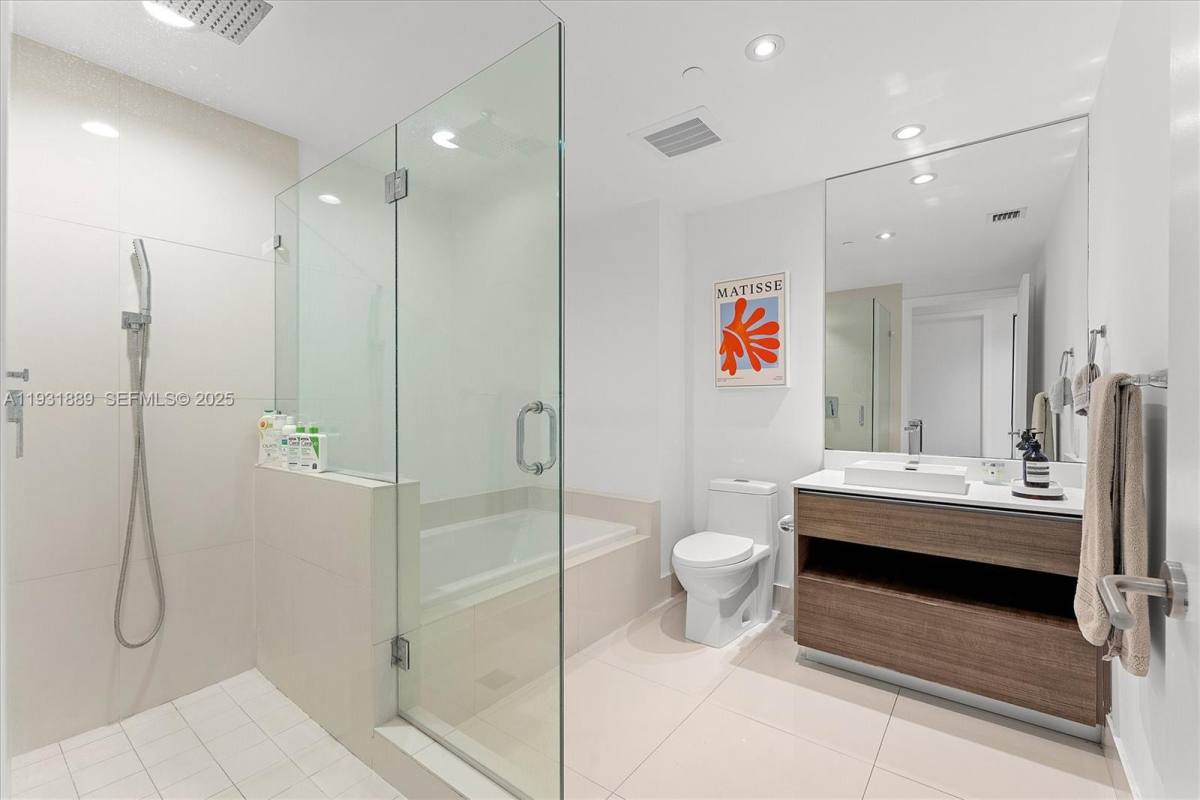 Apartment for rent at 1100 S Miami Ave #4008, Miami, FL 33130