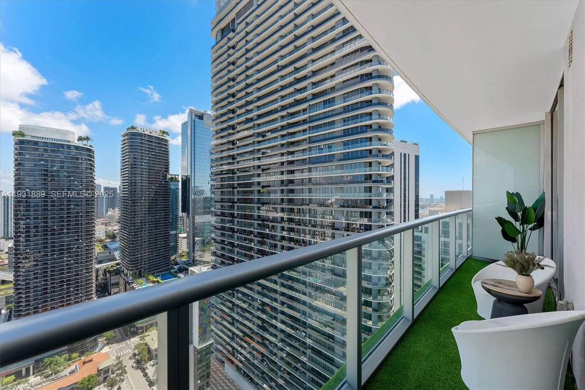 Apartment for rent at 1100 S Miami Ave #4008, Miami, FL 33130