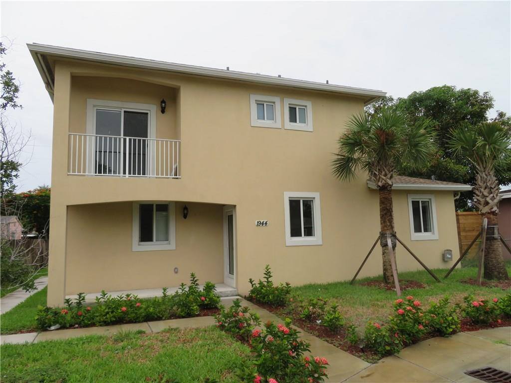Townhouse for rent at 1944 Sheridan St #1944A, Hollywood, FL 33020