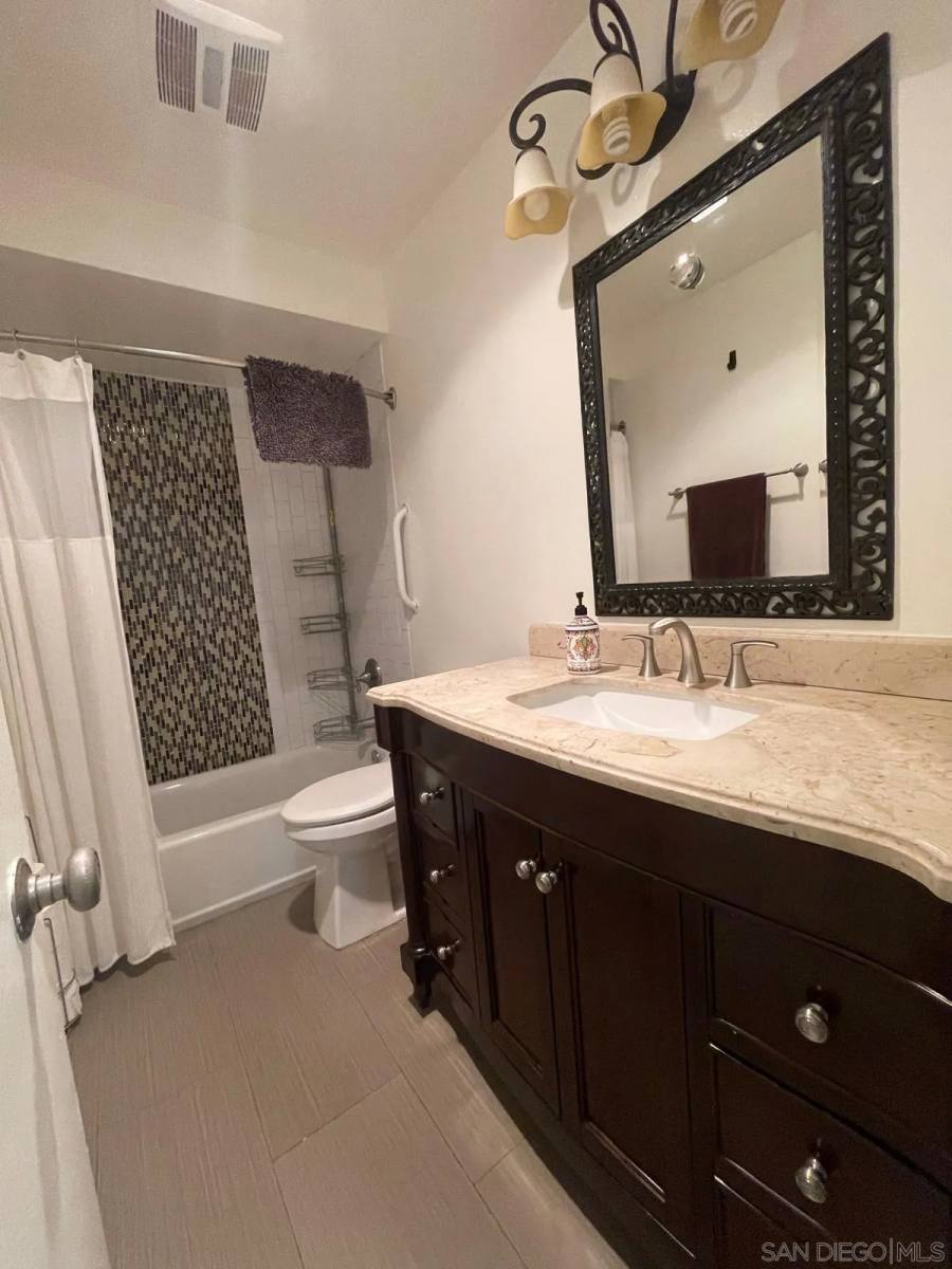 Apartment for rent at 2510 Torrey Pines Rd #413, La Jolla, CA 92037