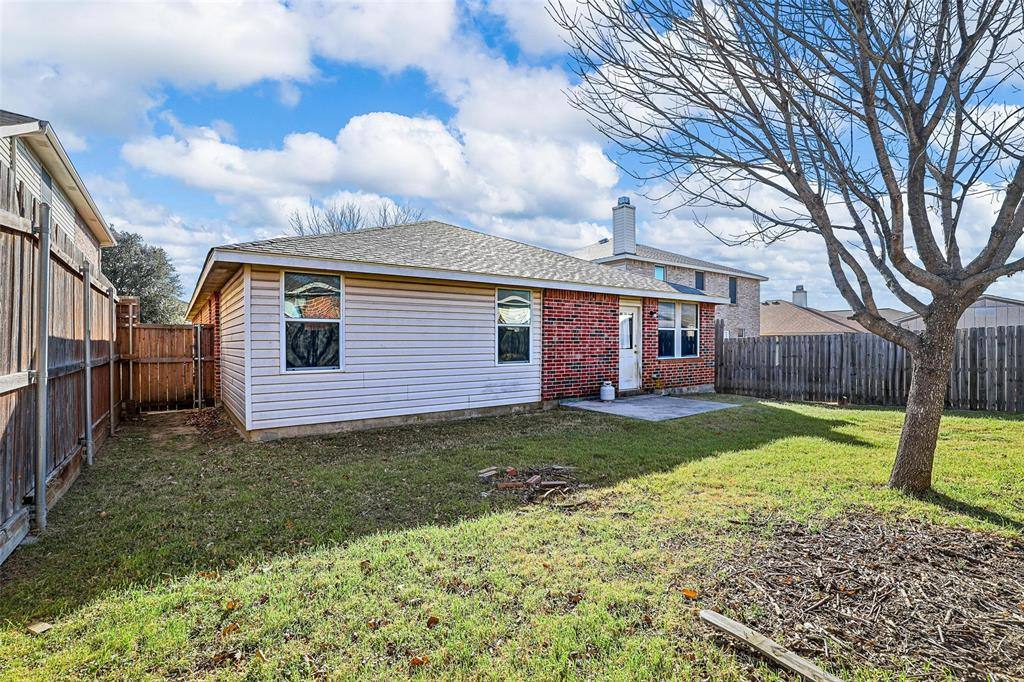 Apartment for rent at 1713 Baxter Springs Dr, Justin, TX 76247