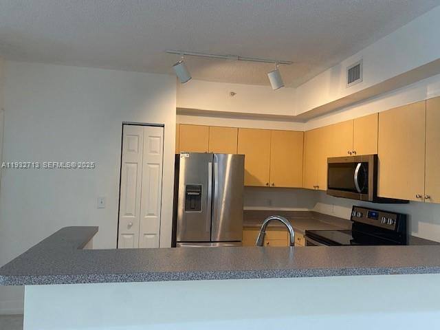 Apartment for rent at 8060 N Nob Hill Rd #102, Fort Lauderdale, FL 33321