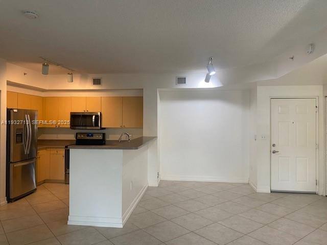 Apartment for rent at 8060 N Nob Hill Rd #102, Fort Lauderdale, FL 33321