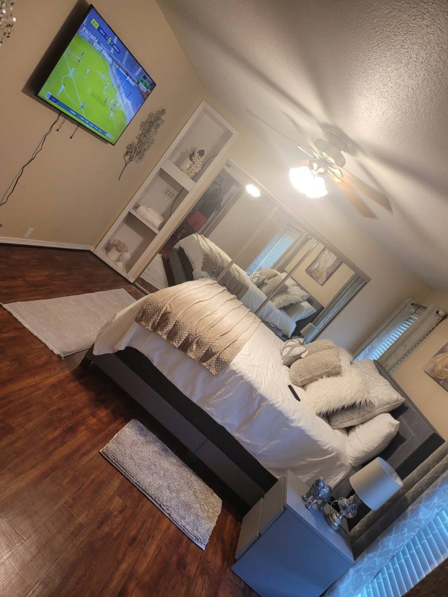 Townhouse for rent at 3303 W Greenridge Dr #15, Houston, TX 77057