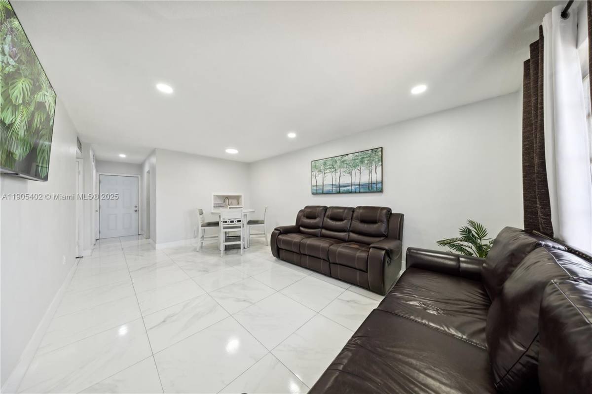 Apartment for rent at 140 Royal Palm Rd #3144, Hialeah, FL 33016