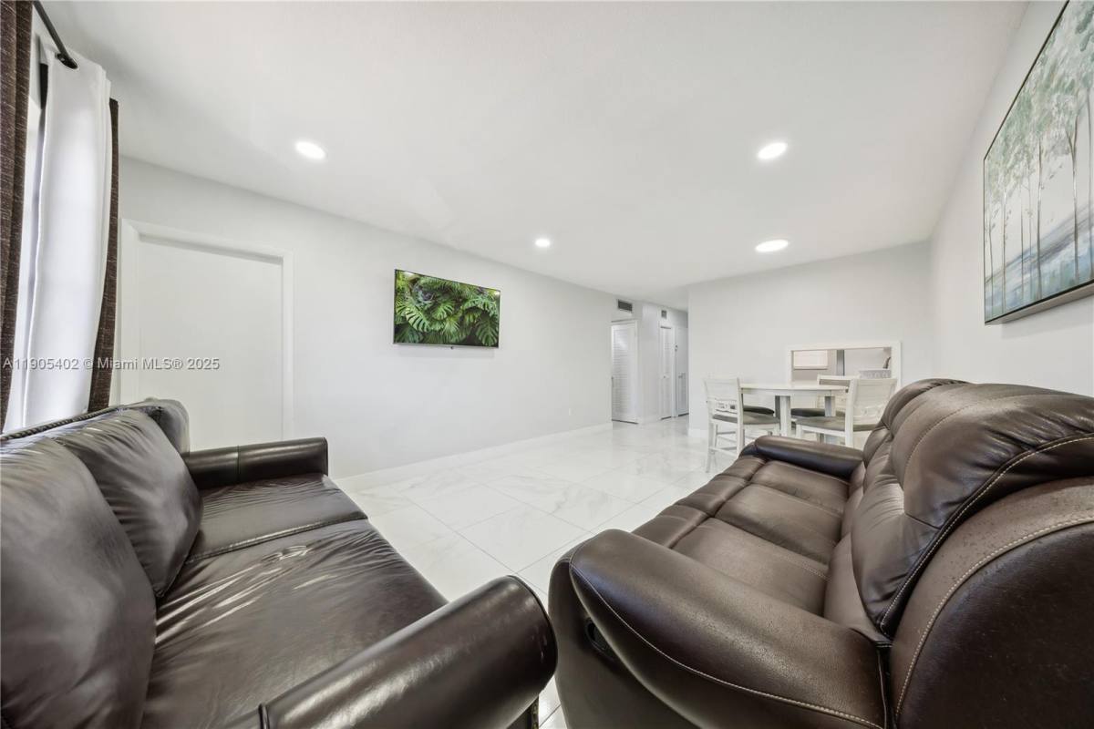 Apartment for rent at 140 Royal Palm Rd #3144, Hialeah, FL 33016