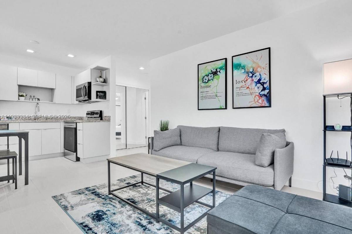Apartment for rent at 208 SE 4th St #12, Hallandale, FL 33009