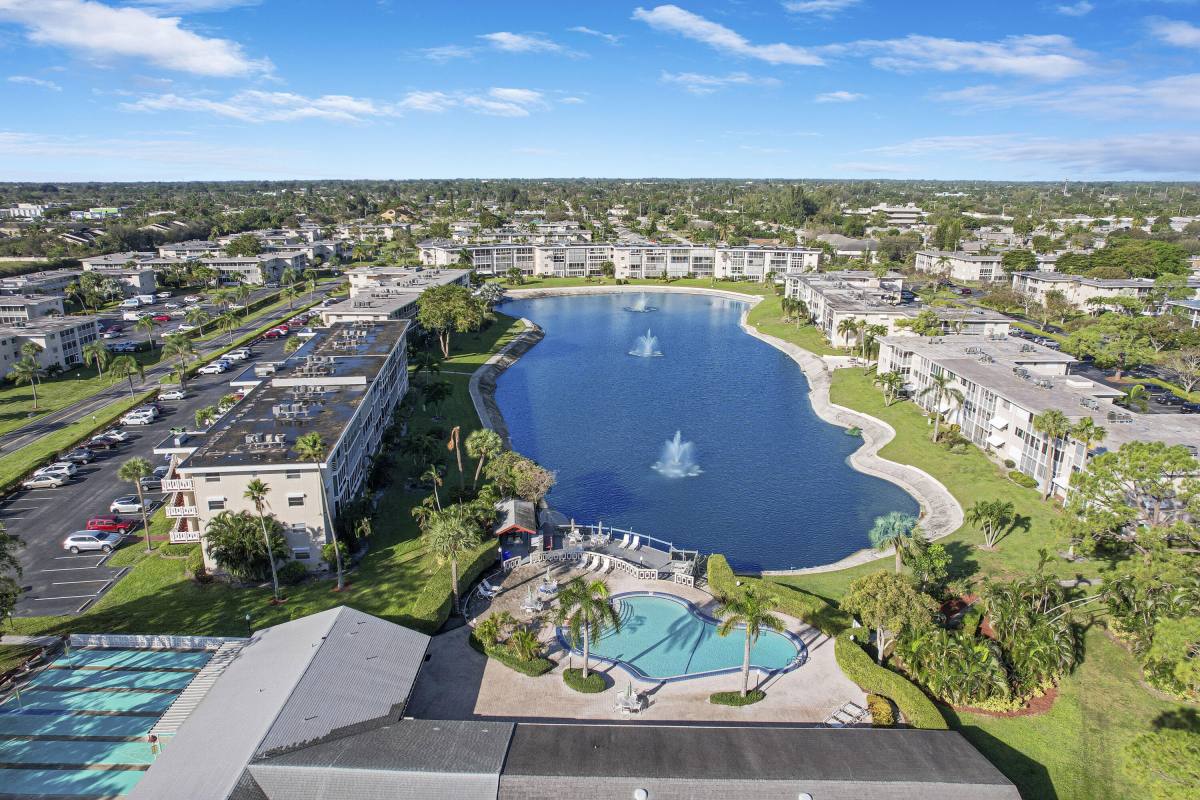 Condo for rent at 2770 Garden Dr S #212, Lake Worth, FL 33461