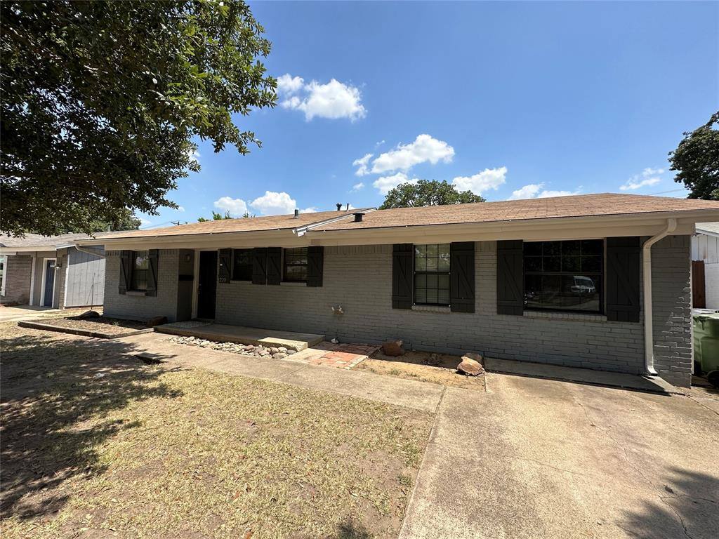 Apartment for rent at 220 S Shore Place #220, Lewisville, TX 75067