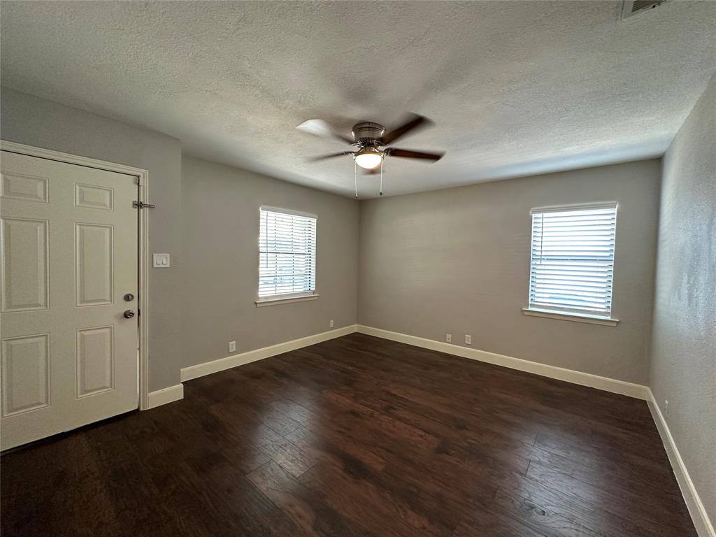 Apartment for rent at 220 S Shore Place #220, Lewisville, TX 75067