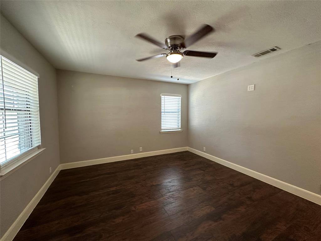 Apartment for rent at 220 S Shore Place #220, Lewisville, TX 75067