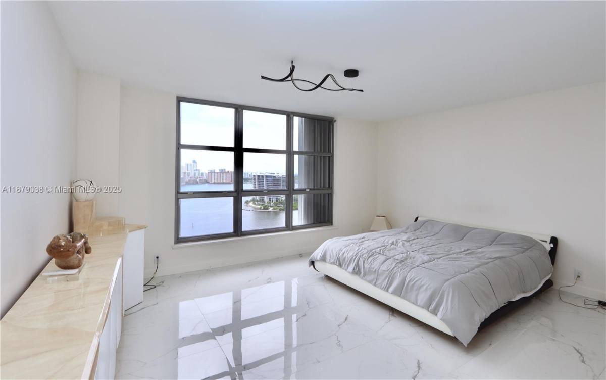 Apartment for rent at 3530 Mystic Pointe Dr #2510, Miami, FL 33180