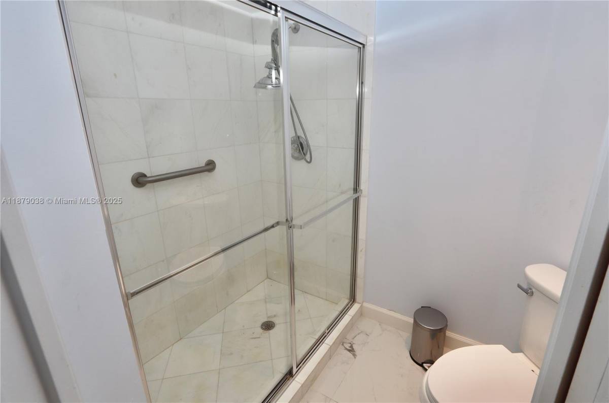 Apartment for rent at 3530 Mystic Pointe Dr #2510, Miami, FL 33180