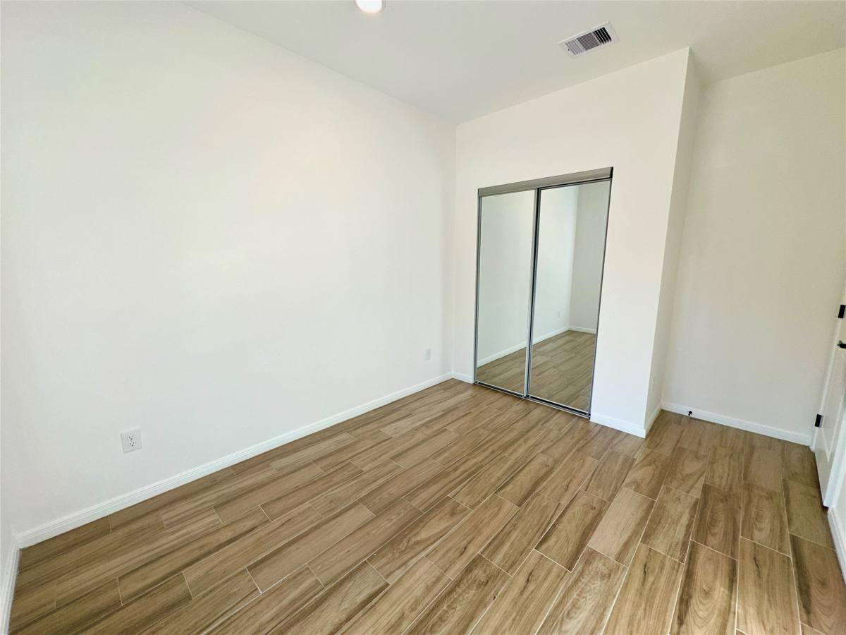Apartment for rent at 11555 Persimmon St, Willis, TX 77318