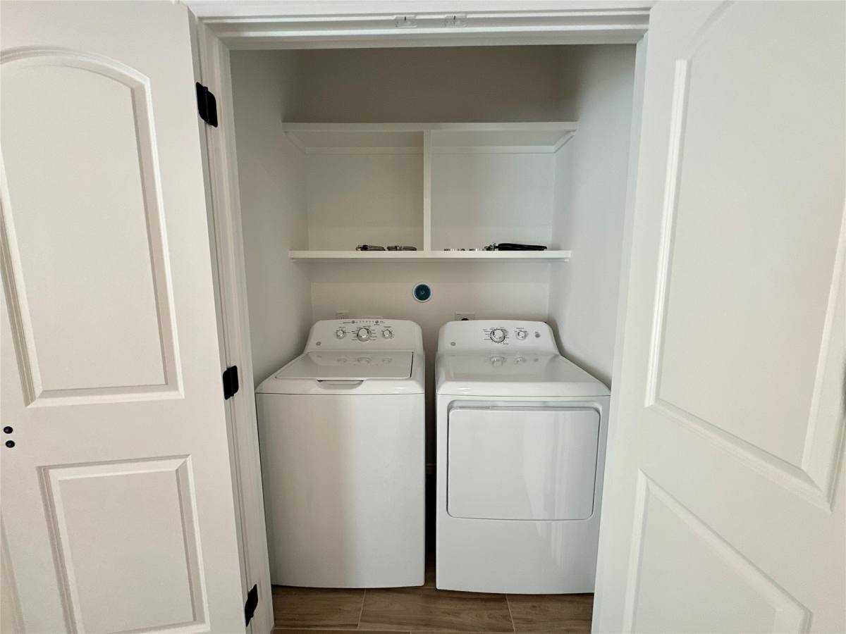 Apartment for rent at 11555 Persimmon St, Willis, TX 77318