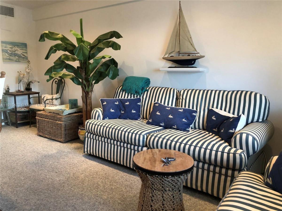 Apartment for rent at 1801 S Surf Rd #4, Hollywood, FL 33019