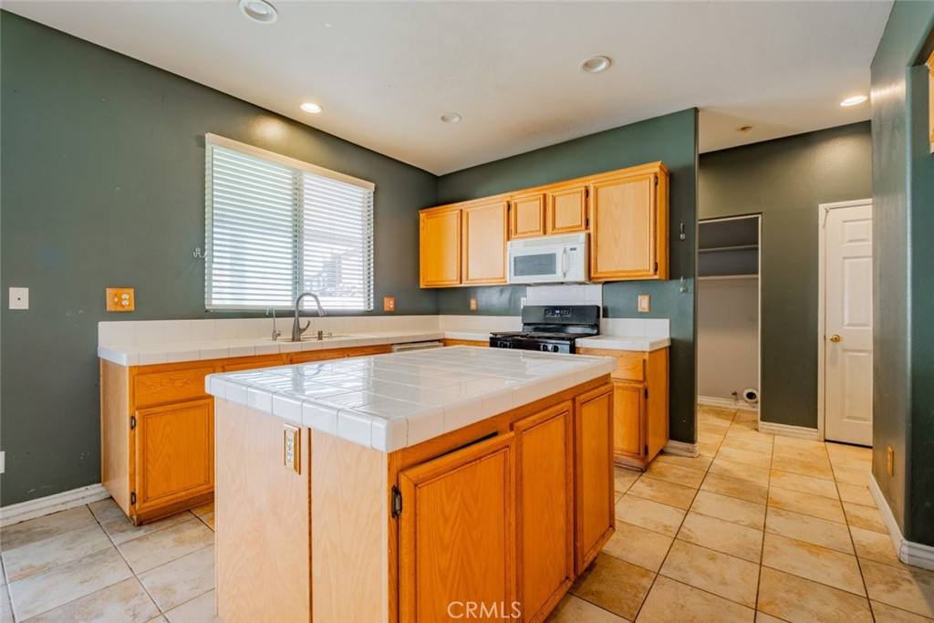 Apartment for rent at 6349 Catania Court, Palmdale, CA 93552