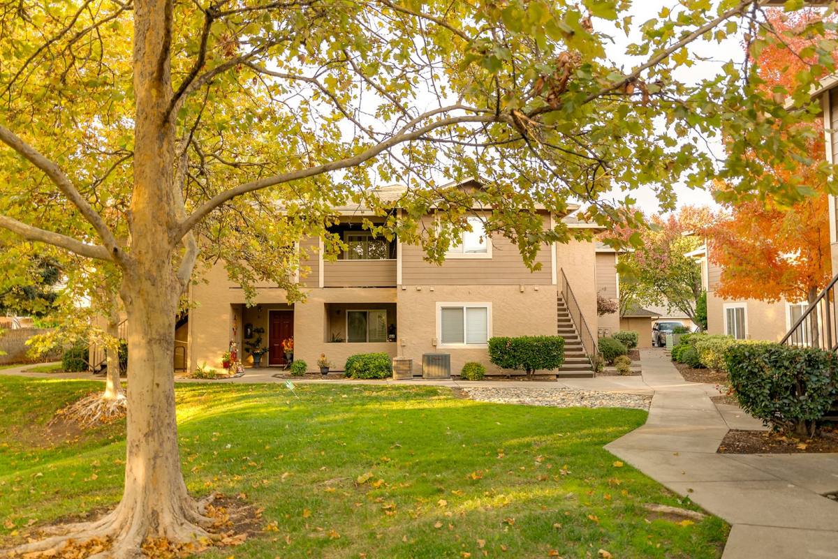 Apartment for rent at 2002 Huntington Dr, Chico, CA 95928