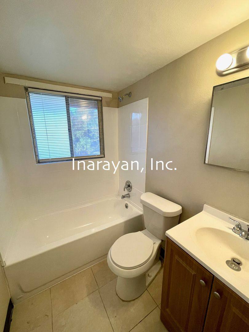 Apartment for rent at 1011-1013 Dewitt Dr, Orlando, FL 32805