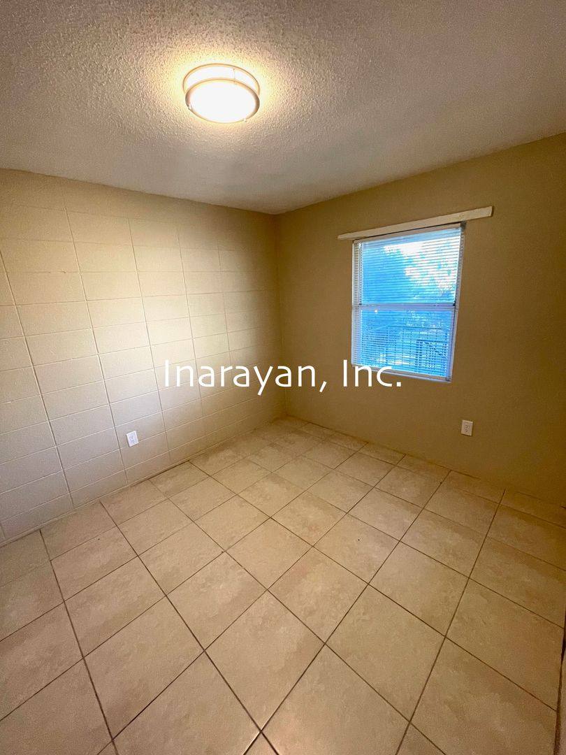 Apartment for rent at 1011-1013 Dewitt Dr, Orlando, FL 32805