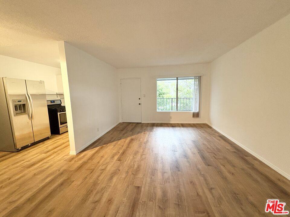 Apartment for rent at 534 Santa Clara Ave #534-6, Venice, CA 90291