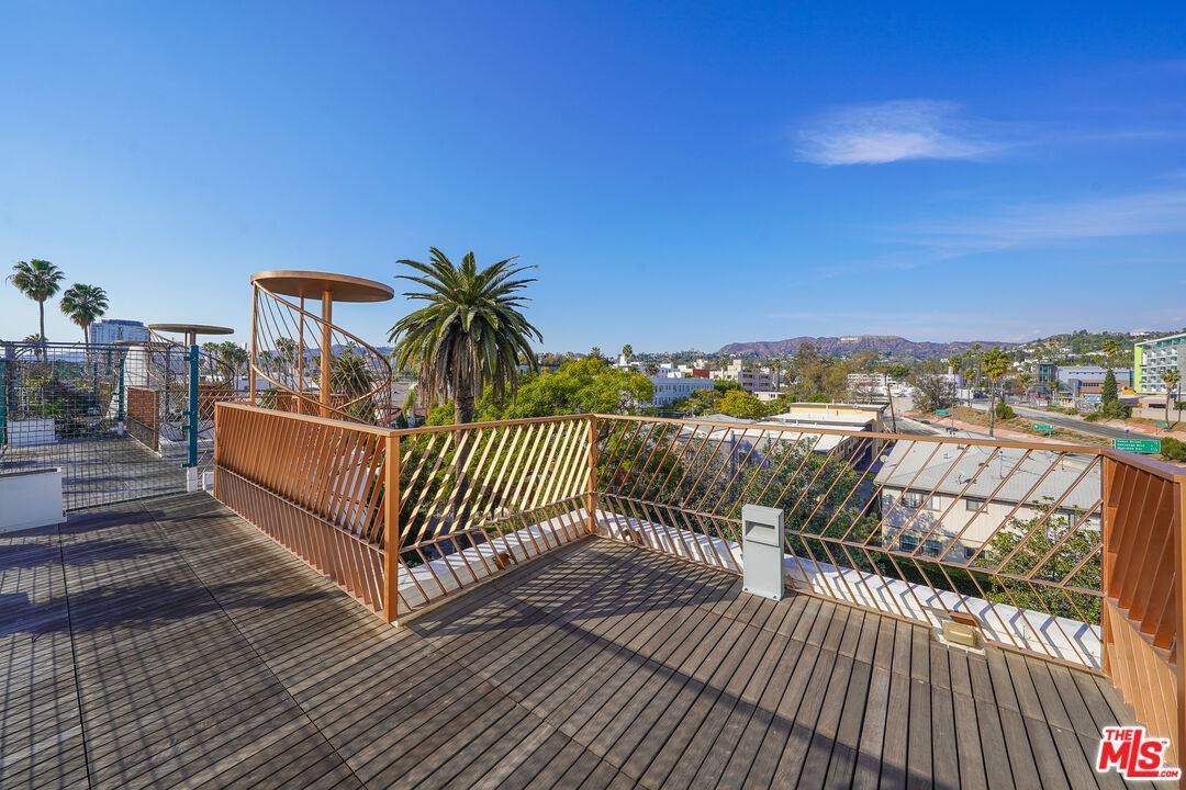 Apartment for rent at 5800 Harold Way #411, Los Angeles, CA 90028