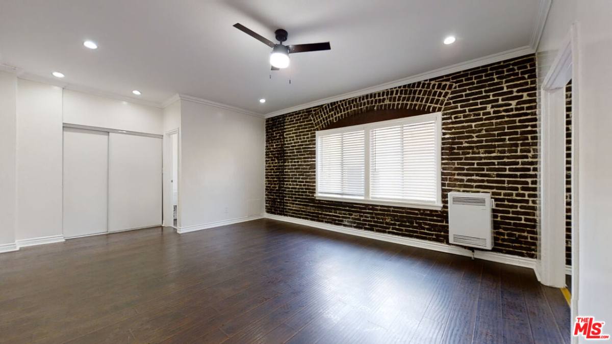 Apartment for rent at 738 New Hampshire Ave #302, Los Angeles, CA 90005