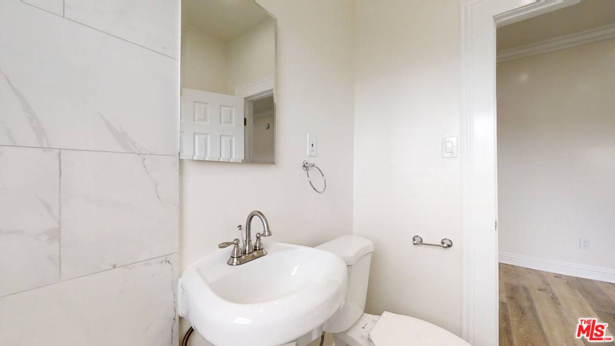 Apartment for rent at 738 New Hampshire Ave #302, Los Angeles, CA 90005