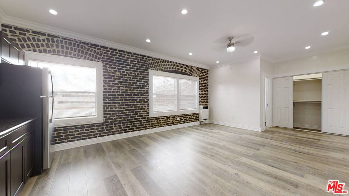 Apartment for rent at 738 New Hampshire Ave #302, Los Angeles, CA 90005