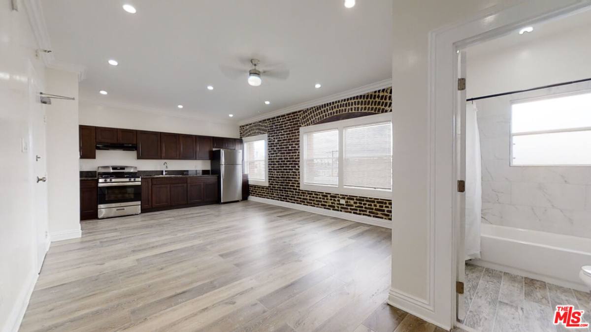 Apartment for rent at 738 New Hampshire Ave #302, Los Angeles, CA 90005