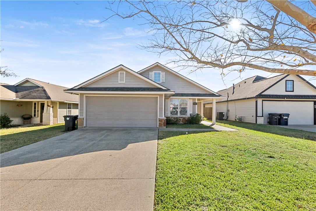 Apartment for rent at 1002 Crested Point Dr, College Station, TX 77845