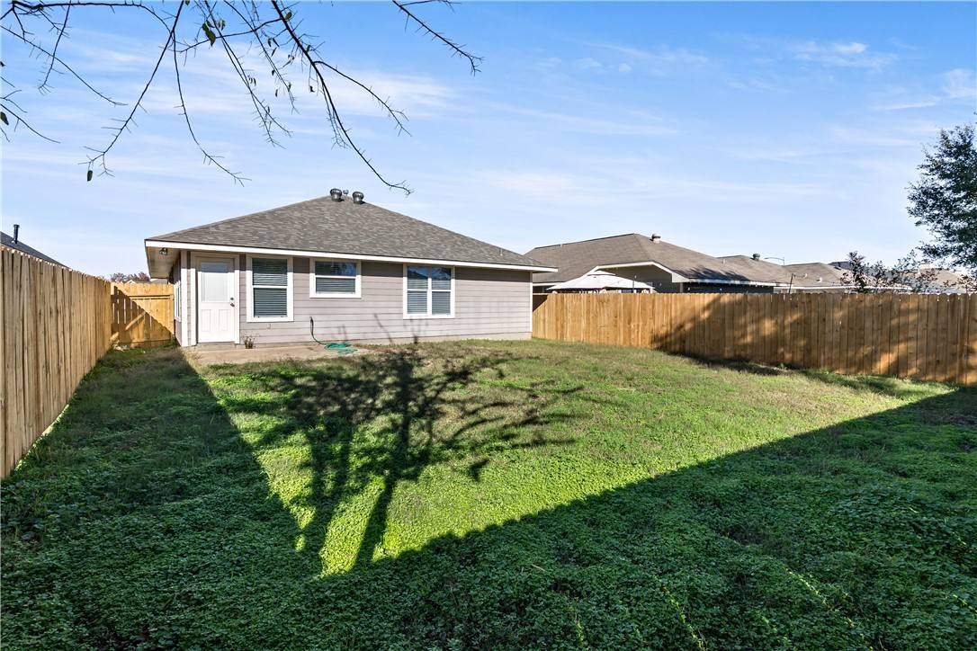 Apartment for rent at 1002 Crested Point Dr, College Station, TX 77845