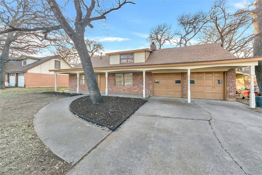 Apartment for rent at 828 S Collins St #828, Arlington, TX 76010