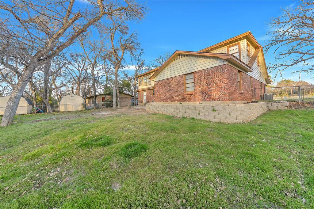 Apartment for rent at 828 S Collins St #828, Arlington, TX 76010