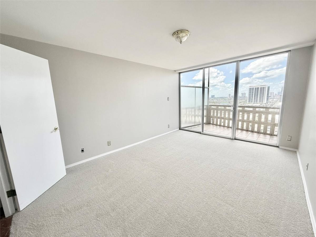 Apartment for rent at 2016 Main St #1904, Houston, TX 77002