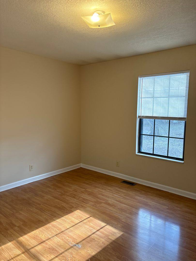 Apartment for rent at 381 Peabody Dr, Clarksville, TN 37042