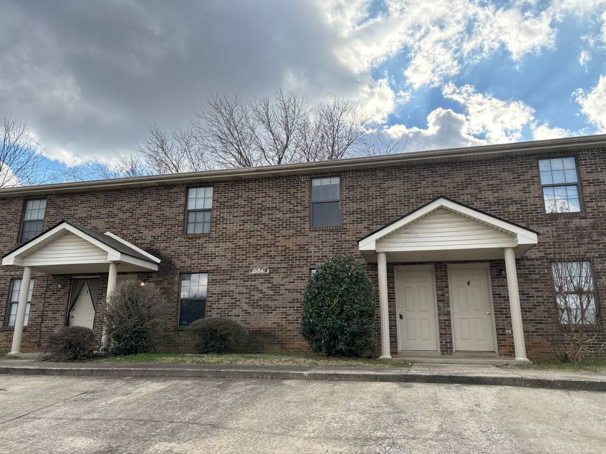 Apartment for rent at 381 Peabody Dr, Clarksville, TN 37042