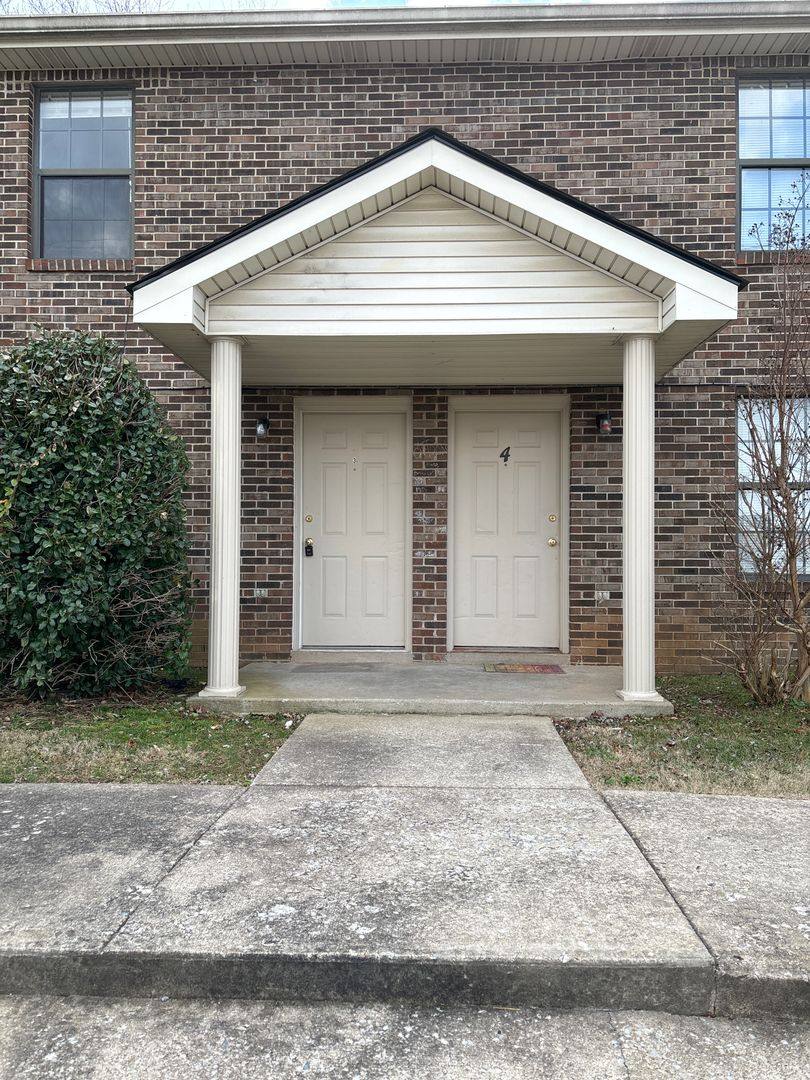 Apartment for rent at 381 Peabody Dr, Clarksville, TN 37042