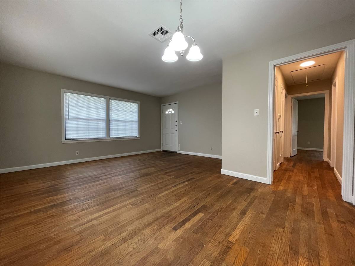 Apartment for rent at 1941 N Ave #H, Freeport, TX 77541